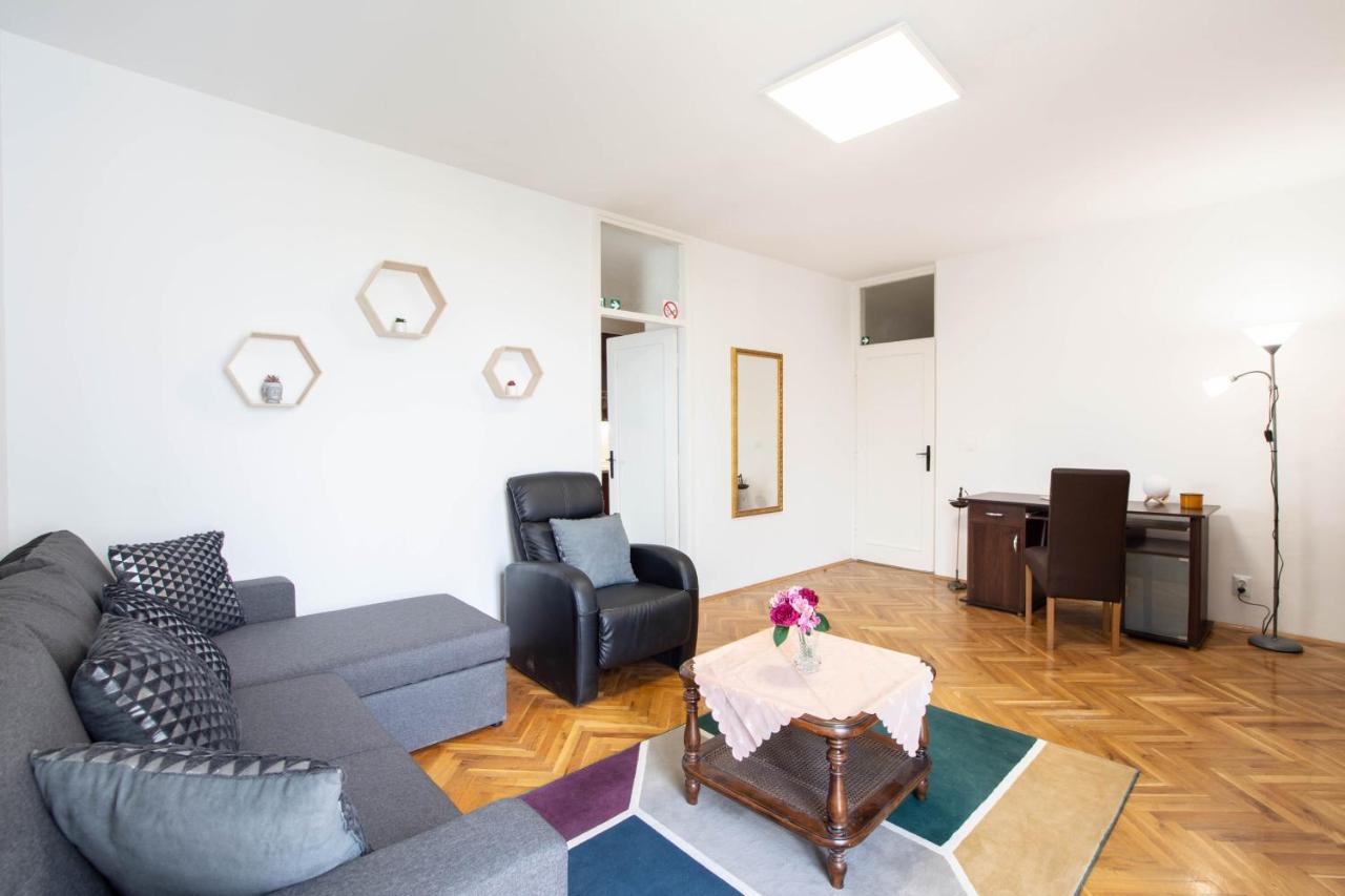 Apartman Grof Split Exteriör bild