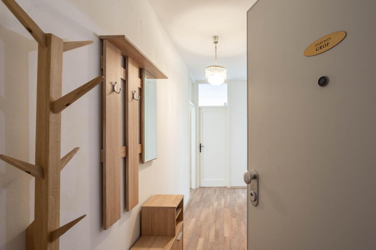 Apartman Grof Split Exteriör bild