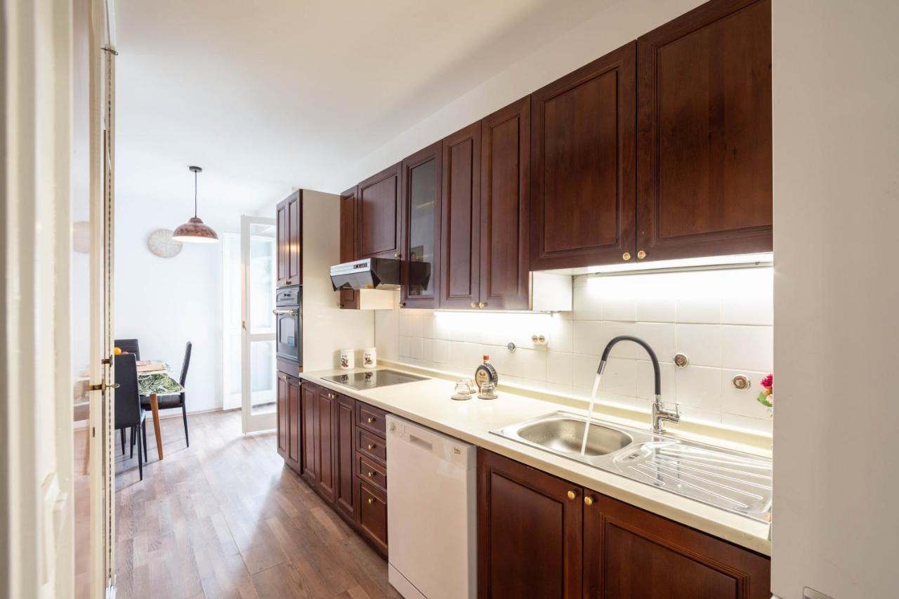 Apartman Grof Split Exteriör bild